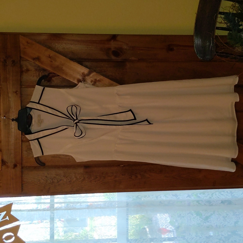 Small Lark & Ro dress